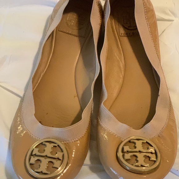 Tory Burch nude patent flats - Picture 3 of 6